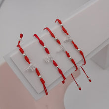 Cargar imagen en el visor de la galería, Pulsera de Dama Hilo Rojo con Letra en Plata 925