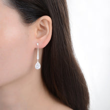 Cargar imagen en el visor de la galería, Zarcillos Largos con Gota en Plata 925
