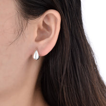 Cargar imagen en el visor de la galería, Zarcillos de Gota Lisas en Plata 925

