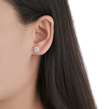 Cargar imagen en el visor de la galería, Zarcillos de Sol con Punto Luz en Plata 925
