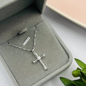 Cadena con Dije de Cruz Lisa con Circón en Plata 925