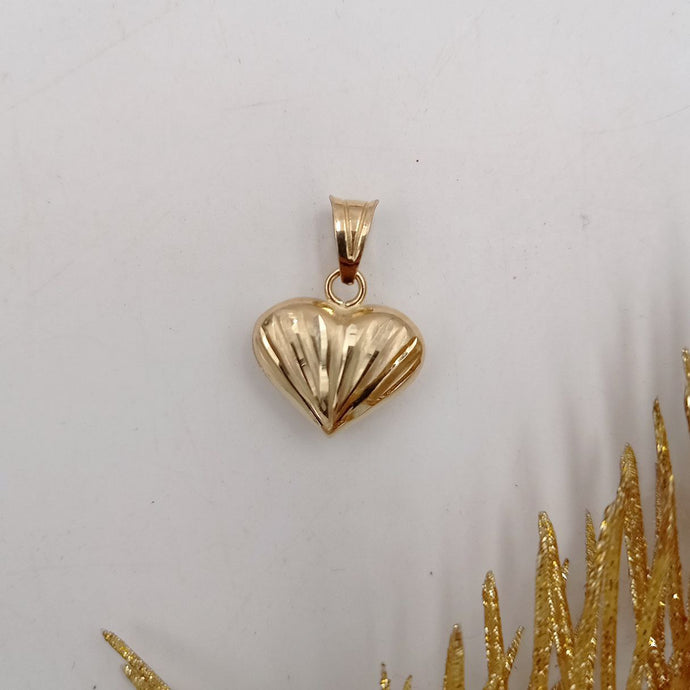 Dije de Corazón Acanalado en Oro 18k