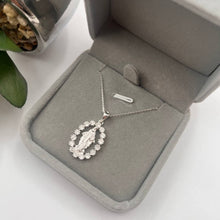Cargar imagen en el visor de la galería, Cadena con Medalla Virgen de la Milagrosa 15x21mm en Plata 925
