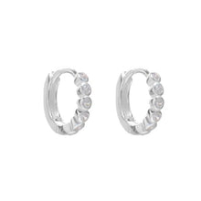 Cargar imagen en el visor de la galería, Argollas Huggies Punto Luz 12mm en Plata 925
