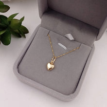 Cargar imagen en el visor de la galería, Cadena con Dije de  Corazón Liso en Oro 18k
