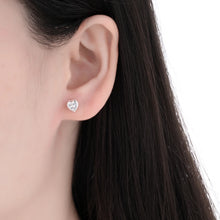 Cargar imagen en el visor de la galería, Zarcillos de Rosca Corazón Punto Luz 4mm en Plata 925
