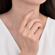 Cargar imagen en el visor de la galería, Anillo Ajustable de Luna con Circones en Plata 925
