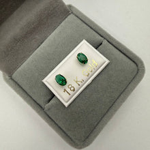 Cargar imagen en el visor de la galería, Zarcillos de Rosca Italiano Ovalados Verde en Oro 18k
