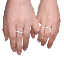 Cargar imagen en el visor de la galería, Anillos de Matrimonio Liso y con Circones en Plata 925
