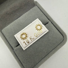 Cargar imagen en el visor de la galería, Zarcillos de Rosca Italiano de Sol en Oro 18k
