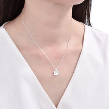 Cargar imagen en el visor de la galería, Gargantilla de Corazones LOVE en Plata 925
