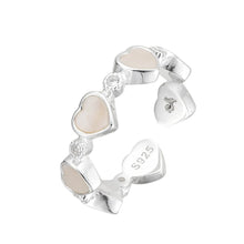 Cargar imagen en el visor de la galería, Anillo Ajustable de Corazones con Nácar en Plata 925
