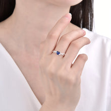Cargar imagen en el visor de la galería, Anillo de Corazón con Circón Azul en Plata 925
