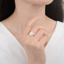 Cargar imagen en el visor de la galería, Anillo Solitario de Gota con Circones Plata 925
