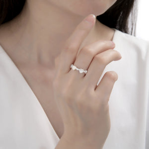 Anillo Ajustable de Corazones con Nácar en Plata 925