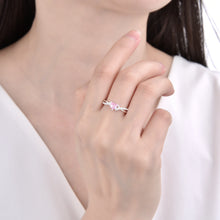 Cargar imagen en el visor de la galería, Anillo de Corazón con Circón Rosado en Plata 925
