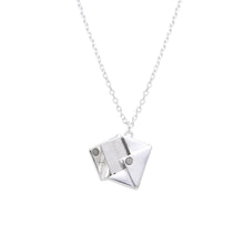 Cargar imagen en el visor de la galería, Gargantilla De Sobre con Cartita en Plata 925
