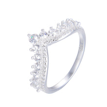 Cargar imagen en el visor de la galería, Anillo de Corona con Circones en Plata 925
