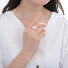 Cargar imagen en el visor de la galería, Anillo de Corona con Circones en Plata 925
