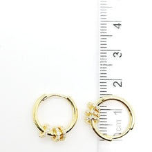Cargar imagen en el visor de la galería, Argollas Huggies 15mm con Aros en Plata 925 con Baño de Oro

