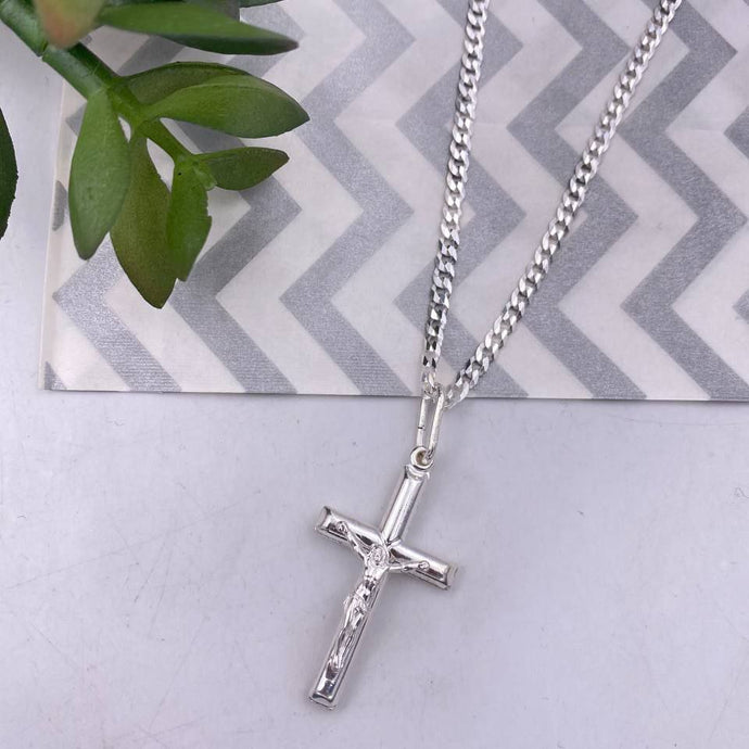 Cadena de Caballero Barbada con Dije de Cruz con Cristo Modelo Fabricio en Plata 925