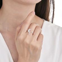 Cargar imagen en el visor de la galería, Anillo Ajustable de Luna y Estrella en Plata 925
