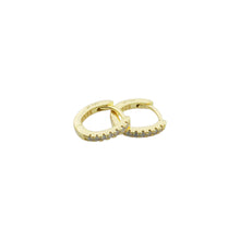 Cargar imagen en el visor de la galería, Argollas Huggies Modelo Lydia 10mm en Plata 925 con Baño de Oro
