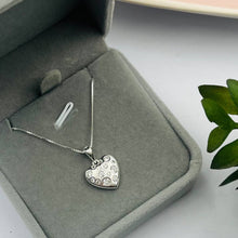 Cargar imagen en el visor de la galería, Cadena con Dije Corazón con Puntos de Luz en Plata 925
