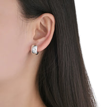 Cargar imagen en el visor de la galería, Argollas Huggies Lisas 14mm Modelo Ivy en Plata 925
