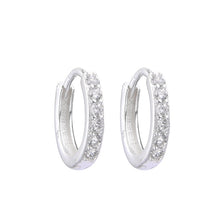 Cargar imagen en el visor de la galería, Argollas Huggies 10mm Modelo Aleja en Plata 925

