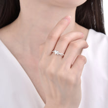 Cargar imagen en el visor de la galería, Anillo de Corazón con Circón Blanco en Plata 925
