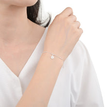 Cargar imagen en el visor de la galería, Pulsera de Flores en Plata 925

