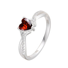 Cargar imagen en el visor de la galería, Anillo de Corazón con Circón Rojo en Plata 925
