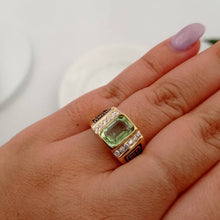 Cargar imagen en el visor de la galería, Anillo de Grado Modelo Cuadrado en Plata 925
