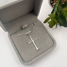 Cargar imagen en el visor de la galería, Cadena con Dije de Cruz Lisa 27x18mm en Plata 925
