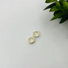 Cargar imagen en el visor de la galería, Argollas 10mm con Circones en Oro 18k
