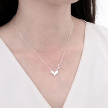 Cargar imagen en el visor de la galería, Gargantilla de Corazones en Plata 925
