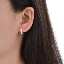 Cargar imagen en el visor de la galería, Argollas Huggies Modelo Lorena 14mm en Plata 925
