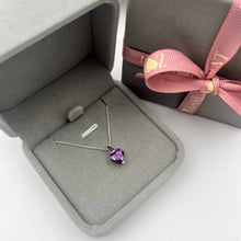 Cargar imagen en el visor de la galería, Cadena con Dije de Corazón Morado 8mm en Plata 925
