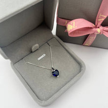 Cargar imagen en el visor de la galería, Cadena con Dije de Corazón Azul 8mm en Plata 925
