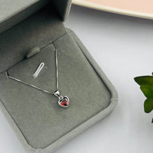 Cargar imagen en el visor de la galería, Cadena con Dije de Corazón Rojo 6mm en Plata 925
