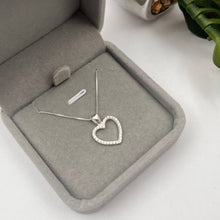 Cargar imagen en el visor de la galería, Cadena con Dije Corazón con Circones en Plata 925
