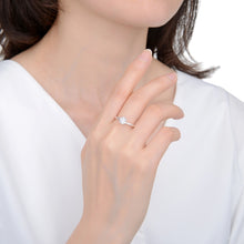 Cargar imagen en el visor de la galería, Anillo Solitario Modelo Hanna en Plata 925
