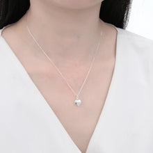 Cargar imagen en el visor de la galería, Gargantilla de Corazón con Punto Luz en Plata 925
