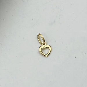 Dije de Silueta de Corazones en Oro 18k