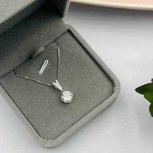 Cadena con Dije de Punto Luz 8mm en Plata 925