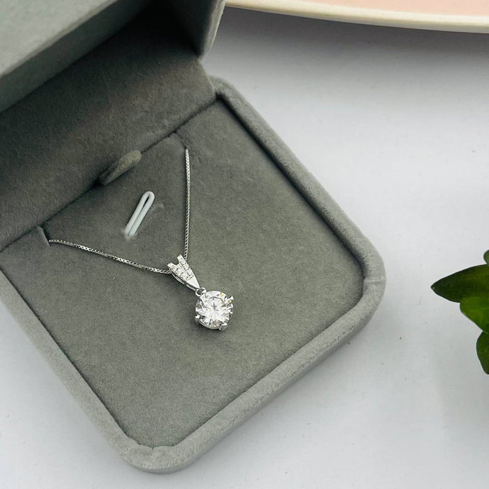 Cadena con Dije de Punto Luz 8mm en Plata 925