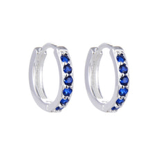Cargar imagen en el visor de la galería, Argollas Huggies 12mm con Circones Azules en Plata 925
