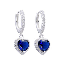 Cargar imagen en el visor de la galería, Argollas Huggies 14mm de Corazón Azul en Plata 925
