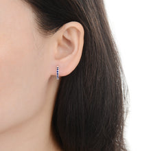 Cargar imagen en el visor de la galería, Argollas Huggies 12mm con Circones Azules en Plata 925

